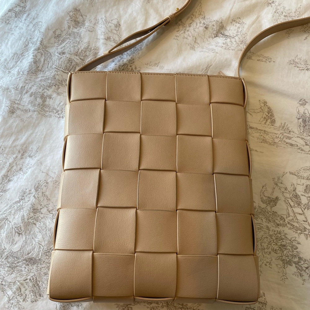 Tiffany & Fred Paris Nude woven leather crossbody bag